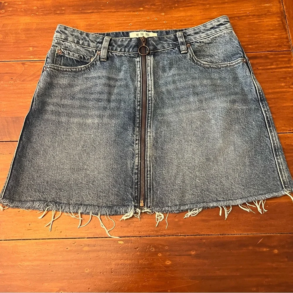 We The Free Size 28 Frayed Edge Zipper Front Denim Jean Skirt